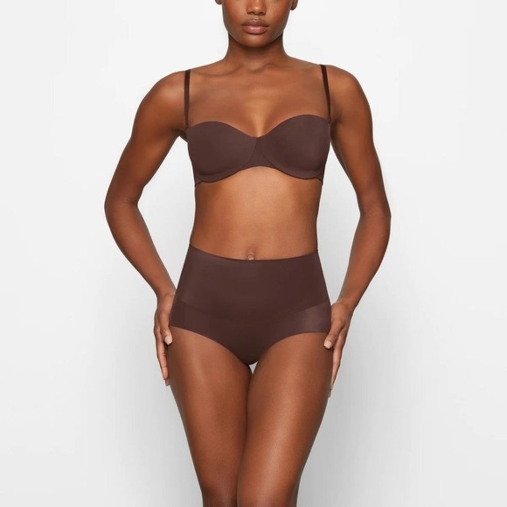 Skims smoothing intimates strapless bra in cocoa size 42 DDD
